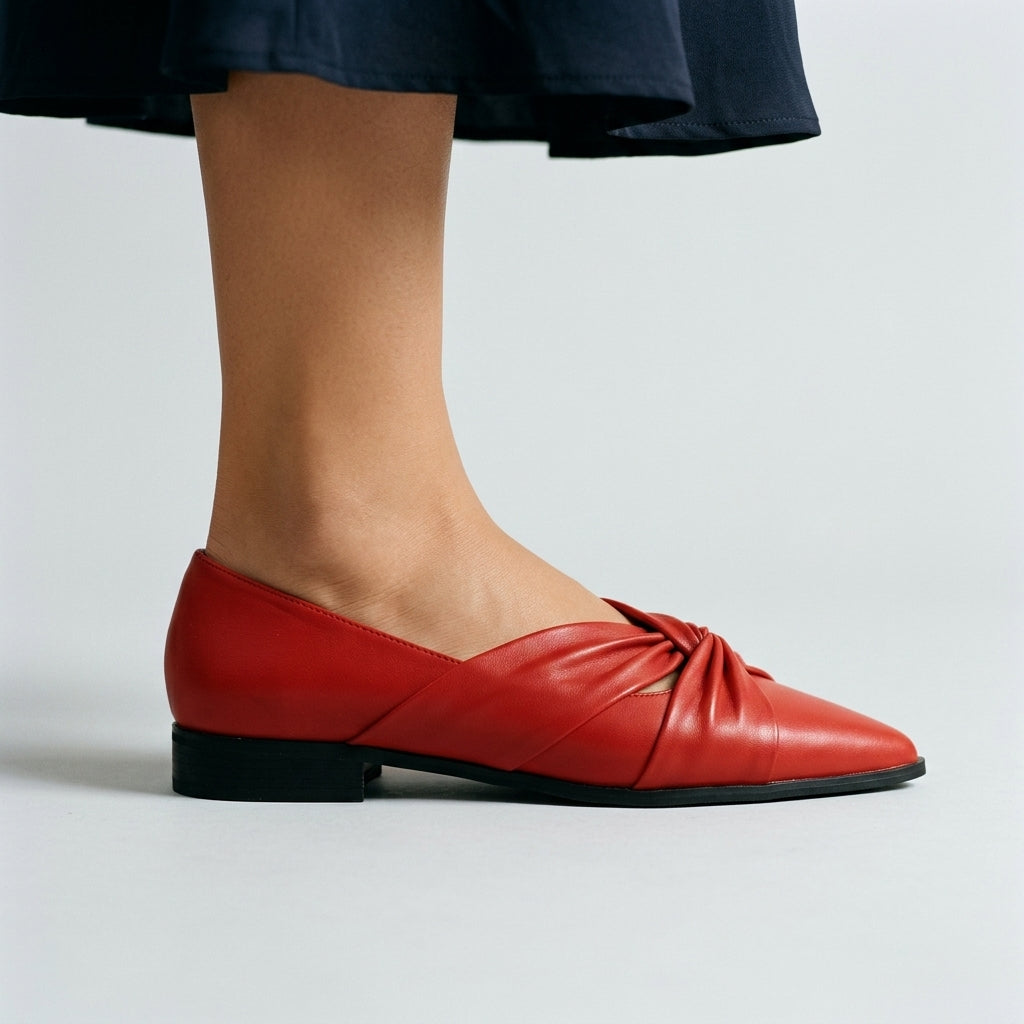 Elle Knotted Pointed Flat