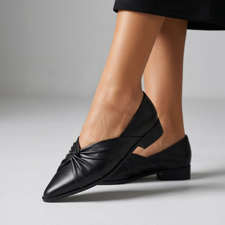 Elle Knotted Pointed Flat