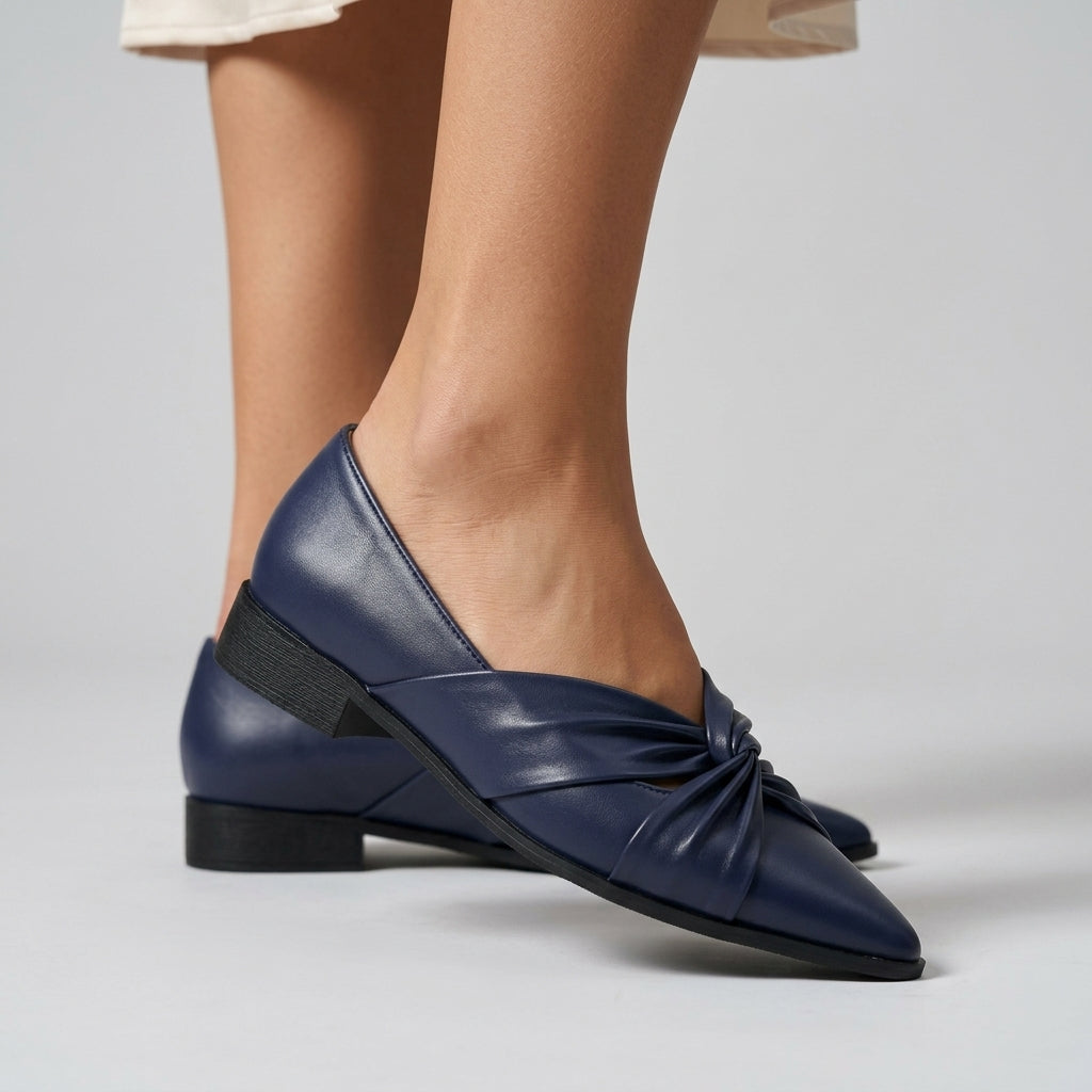 Elle Knotted Pointed Flat
