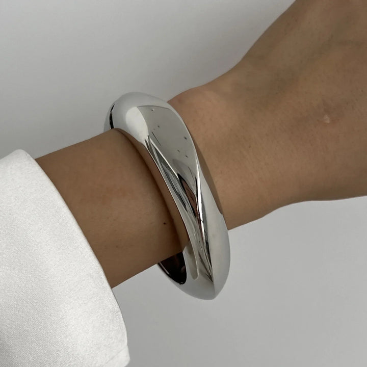 Velour Ronde Bangle