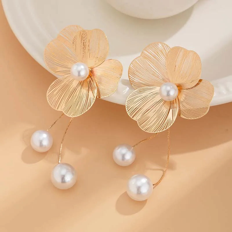 Velour Orchid Pearl Earrings