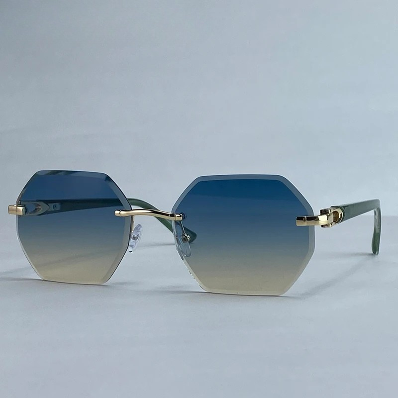 Alex Diamond Cut Rays